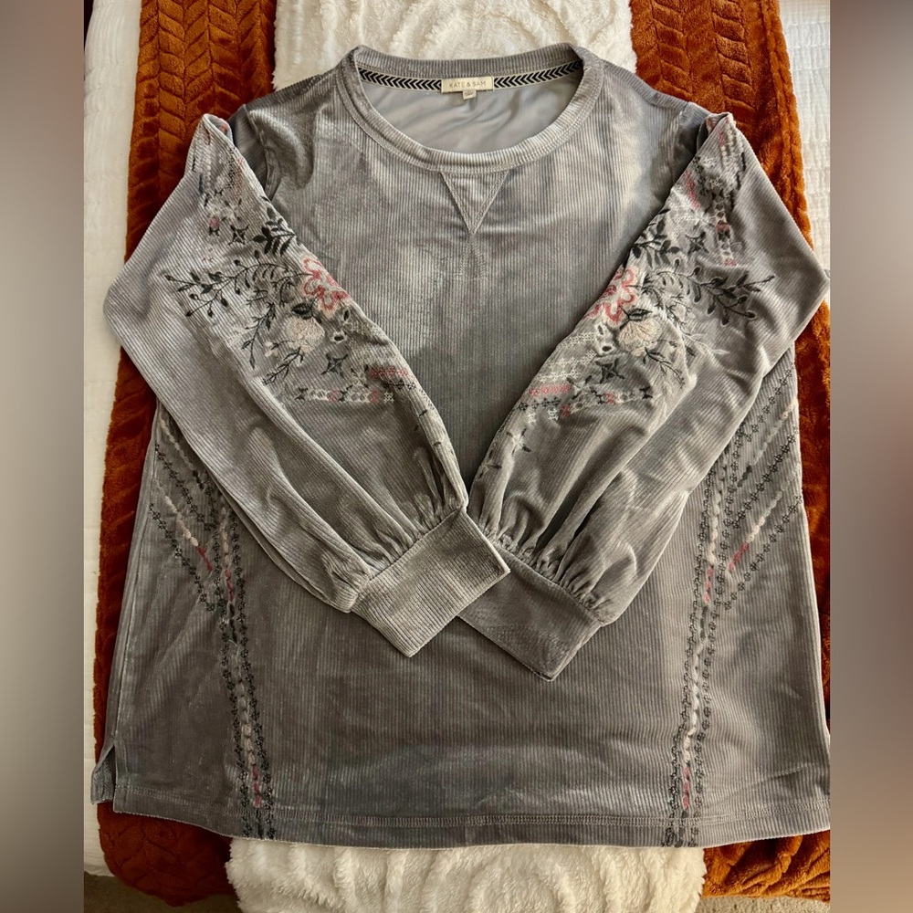 New Embroidered Gray Women's Top purchased from Cracker Barrel. Brand:Kate & Sam